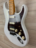 Fender American Ultra Stratocaster HSS Maple Fingerboard, Arctic Pearl