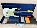 Fender Custom Shop 1964 Stratocaster Journeyman Relic - Aged Olympic White (CZ573761)