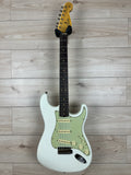 Fender Custom Shop 1964 Stratocaster Journeyman Relic - Aged Olympic White (CZ573761)