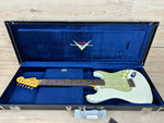 Fender Custom Shop 1964 Stratocaster Journeyman Relic - Aged Olympic White (CZ573761)